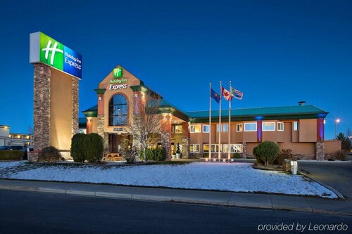Гостиница Holiday Inn Express Red Deer