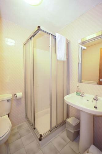 Гостиница Ferrybridge Hotel