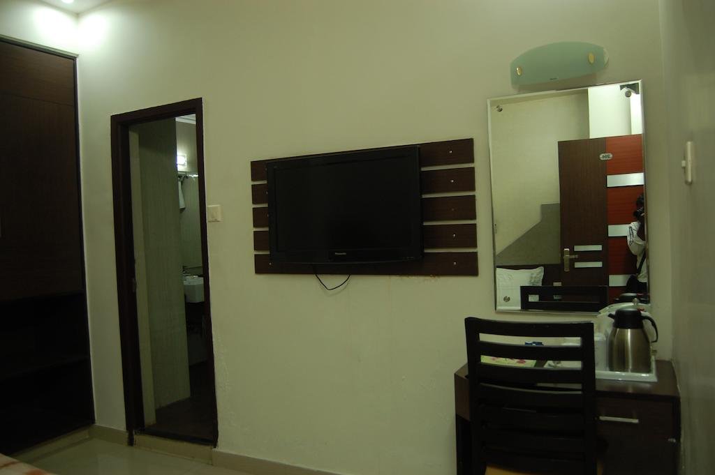 Фото Orchid Business Luxury Hotel