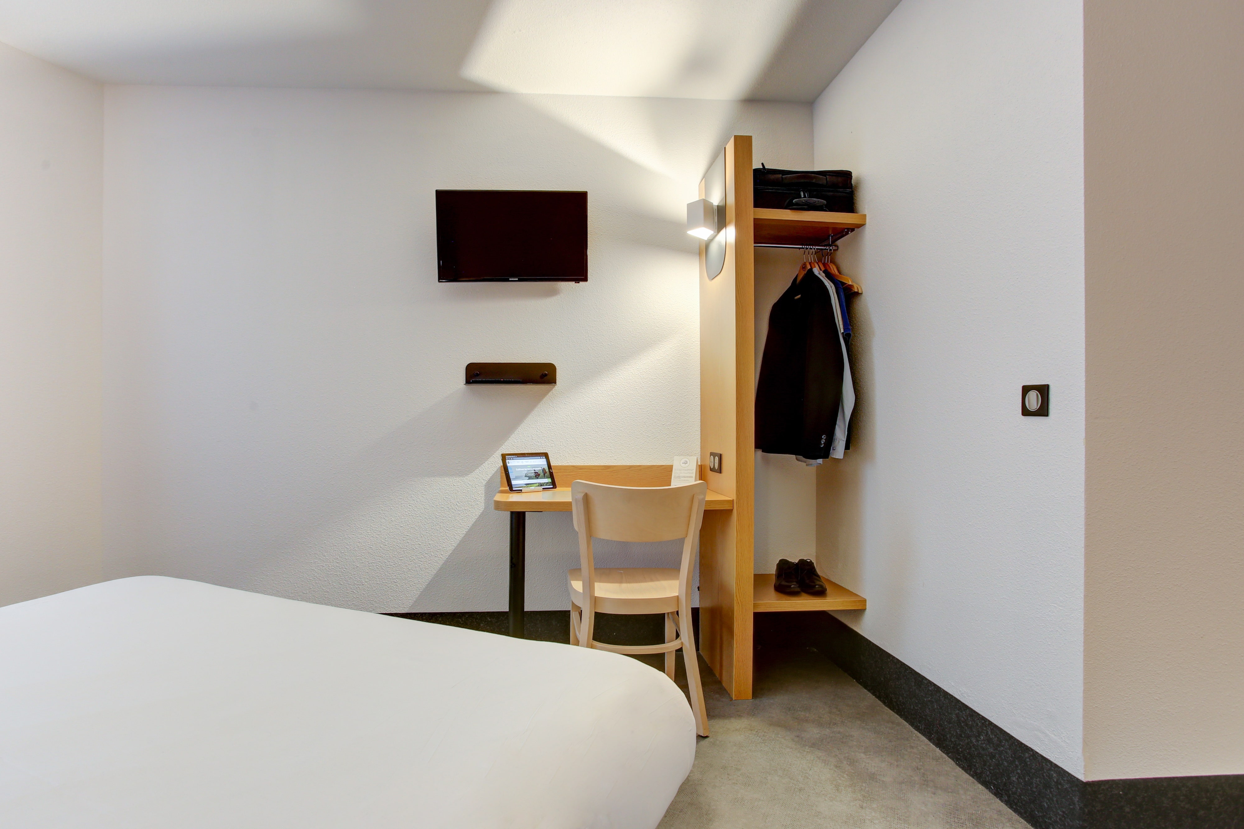 Фото B&b Hotel Reims Centre Gare