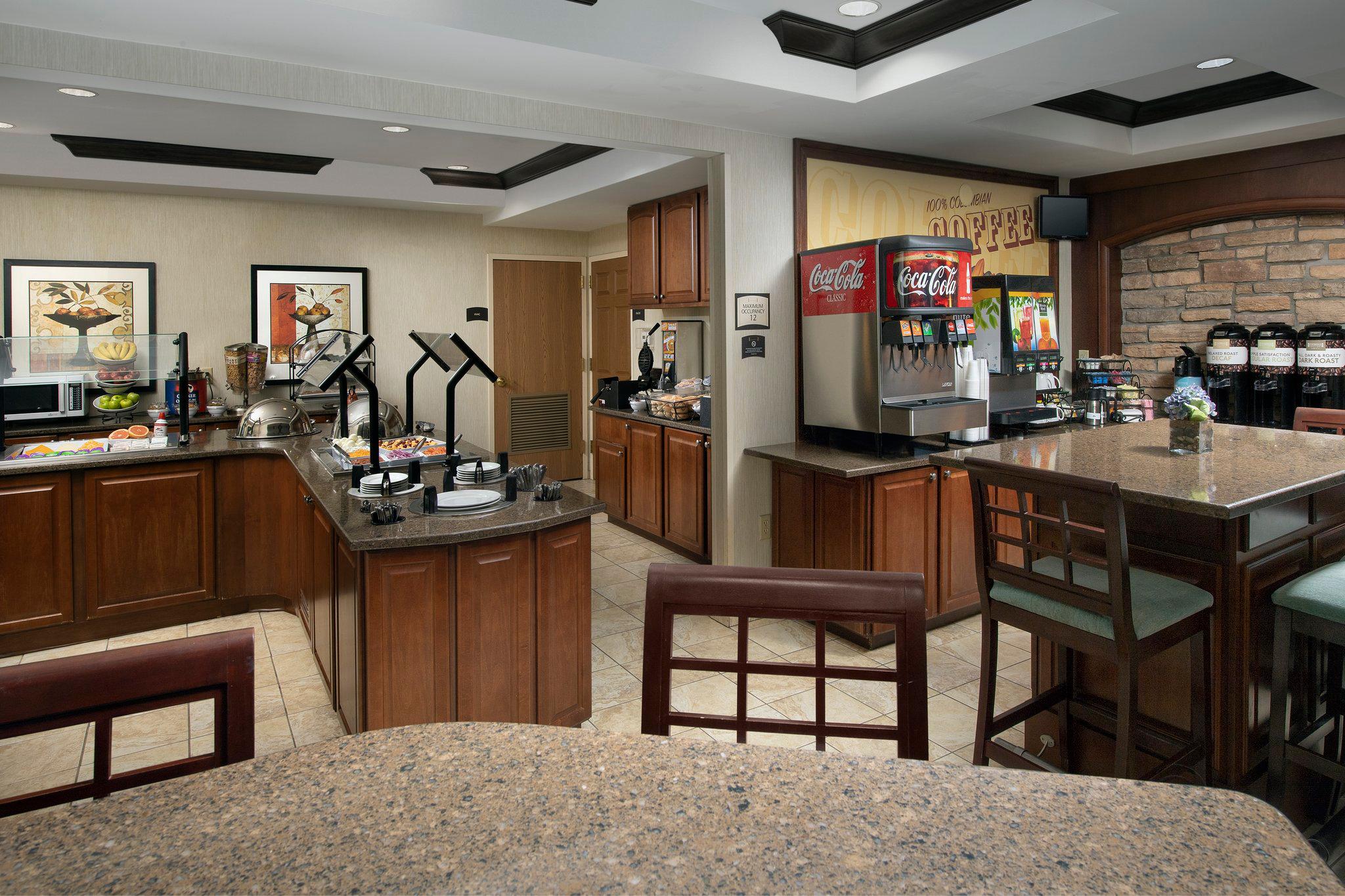 Фото Staybridge Suites North Brunswick, an Ihg Hotel