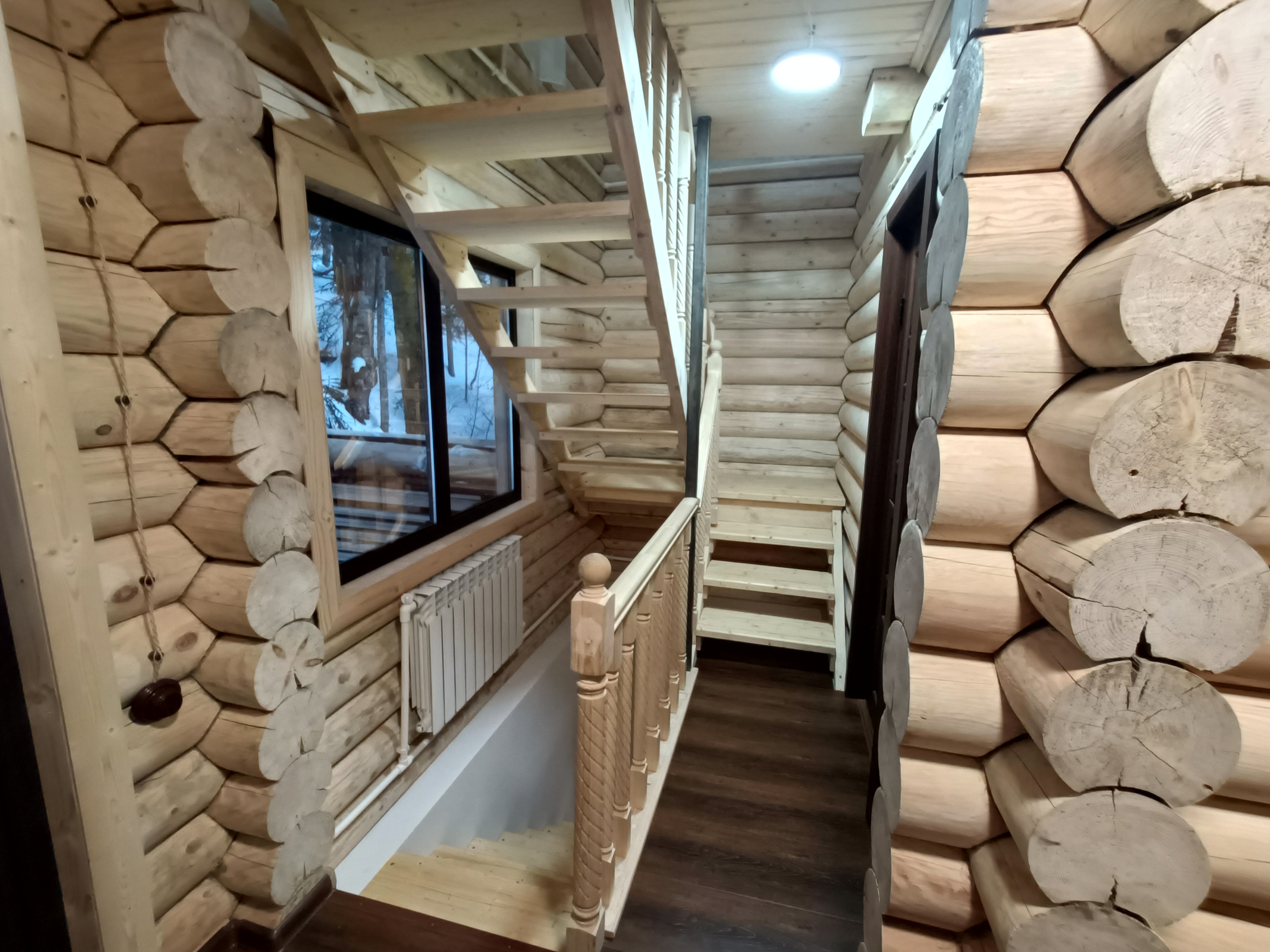 Фото Домик в лесу