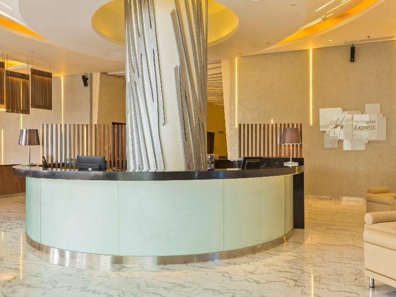 Фото Holiday Inn Express Jakarta Wahid Hasyim, an Ihg Hotel