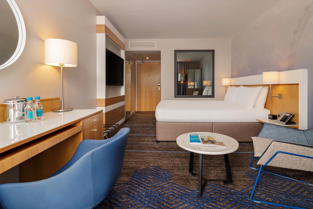 Фото DoubleTree by Hilton London - Tower of London