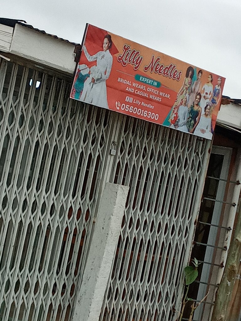 Tailor Lilly needles, Accra, photo