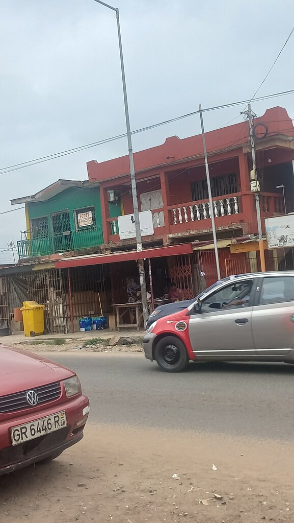 Clothing store The Girl Geng, Accra, photo