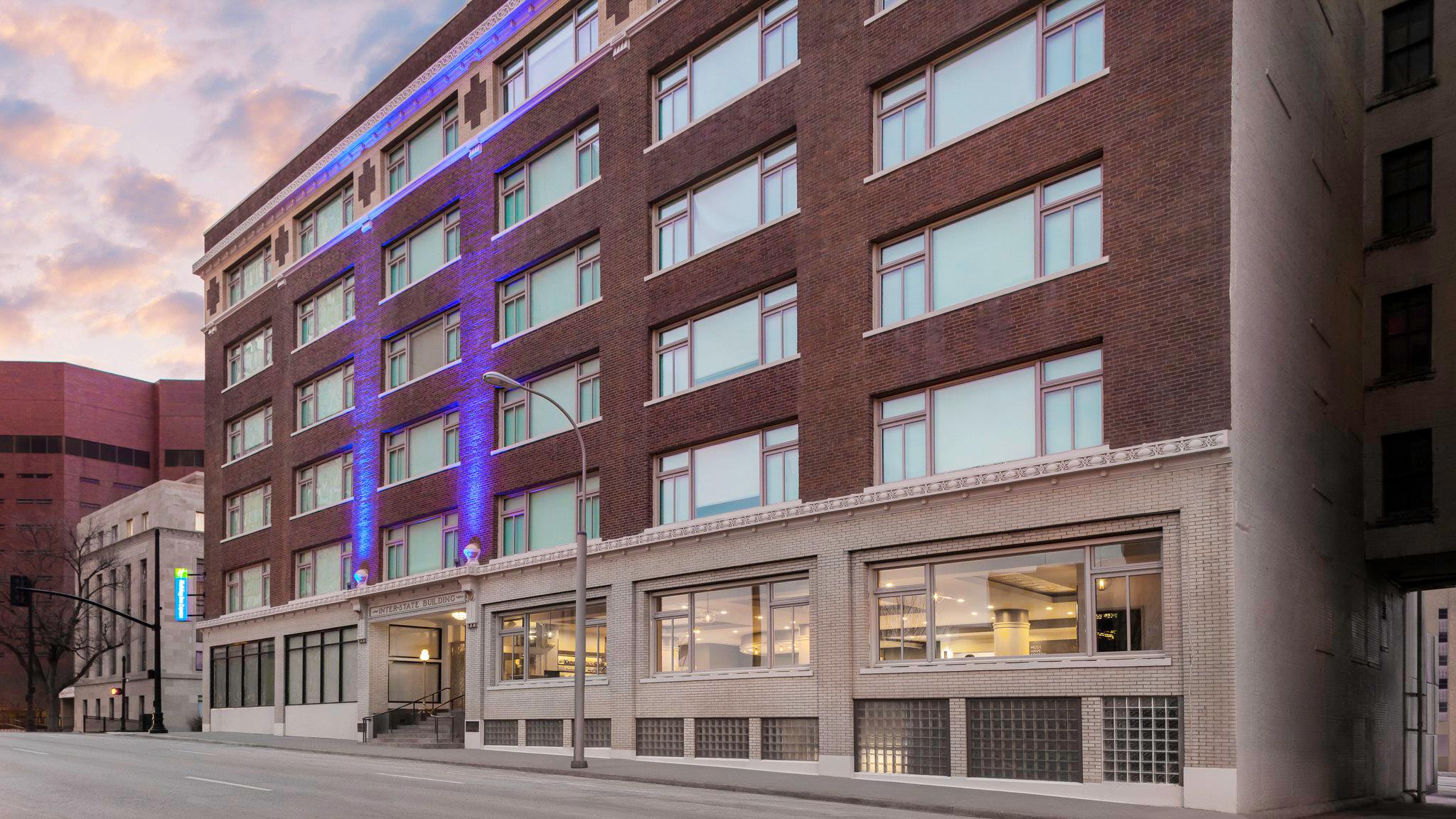 Фото Holiday Inn Express Kansas City Downtown, an Ihg Hotel