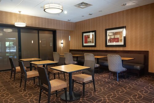 Гостиница DoubleTree by Hilton Cleveland Downtown - Lakeside в Кливленде