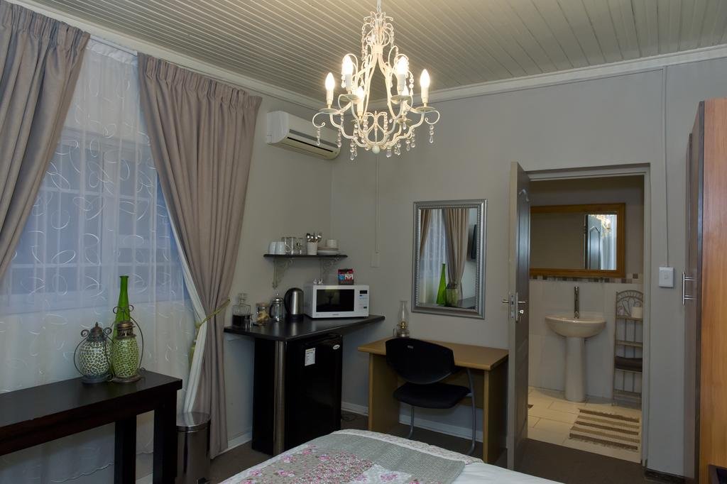 Фото Cottonwood Guesthouse