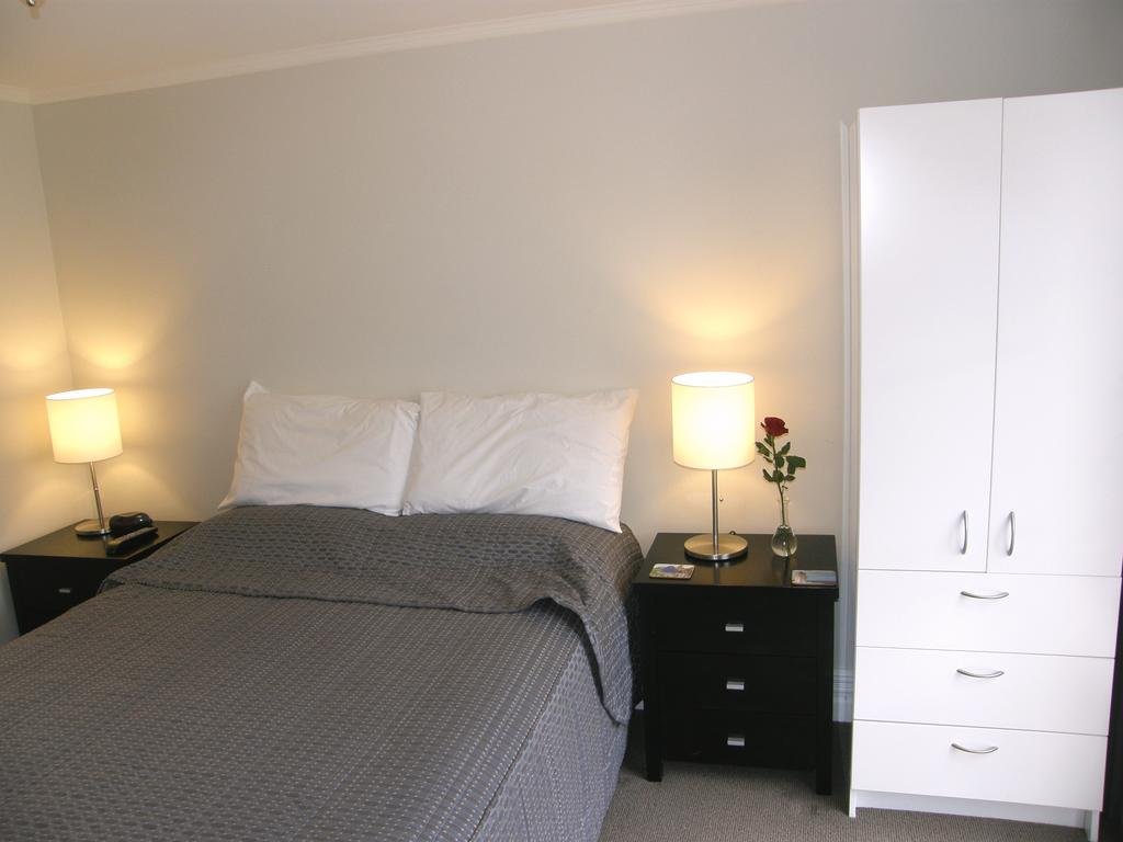 Фото Ponsonby Manor Guest House