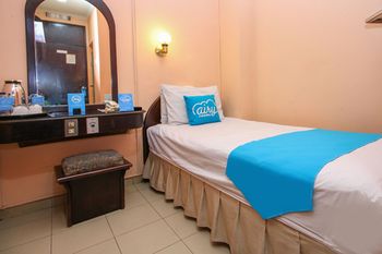 Фото Airy Asemka Toko Tiga Seberang 27 Jakarta