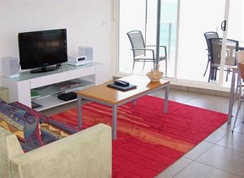 Фото 84 The Spit Holiday Apartments