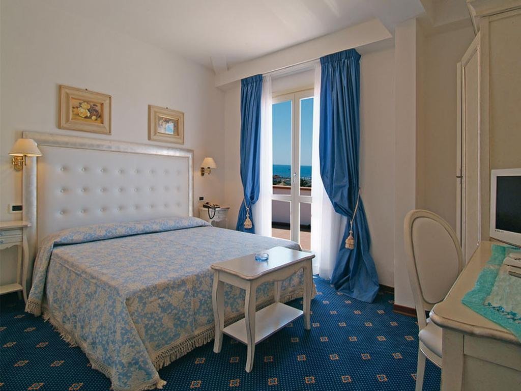 Фото Hotel Tirreno