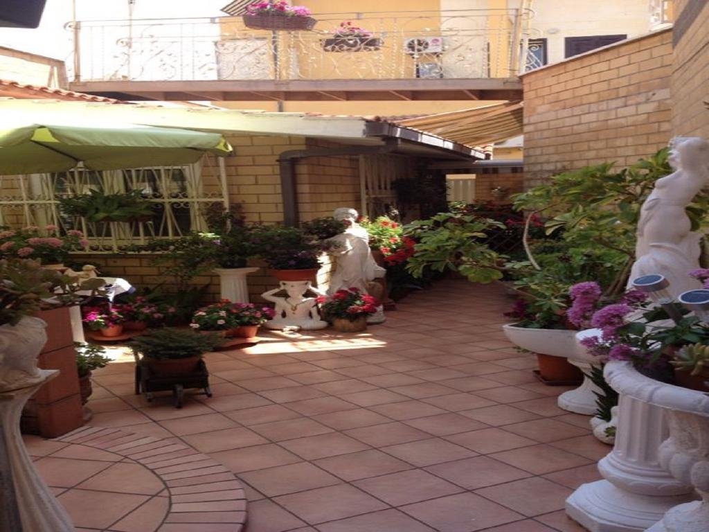 Фото Lucilla's World B&b