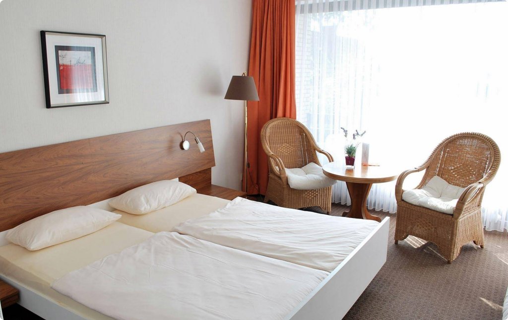 Фото Land-gut-Hotel Nordsee, Hotel Schild