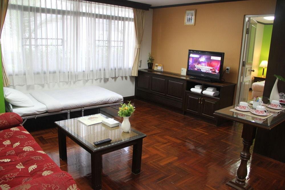 Фото Yellow Ribbon Hills Boutique Suites