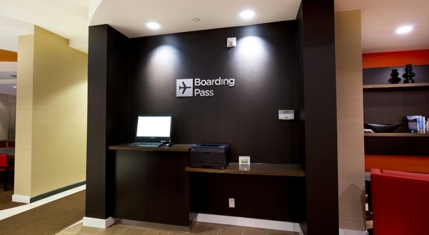 Фото Courtyard Mississauga - Airport Corporate Centre West