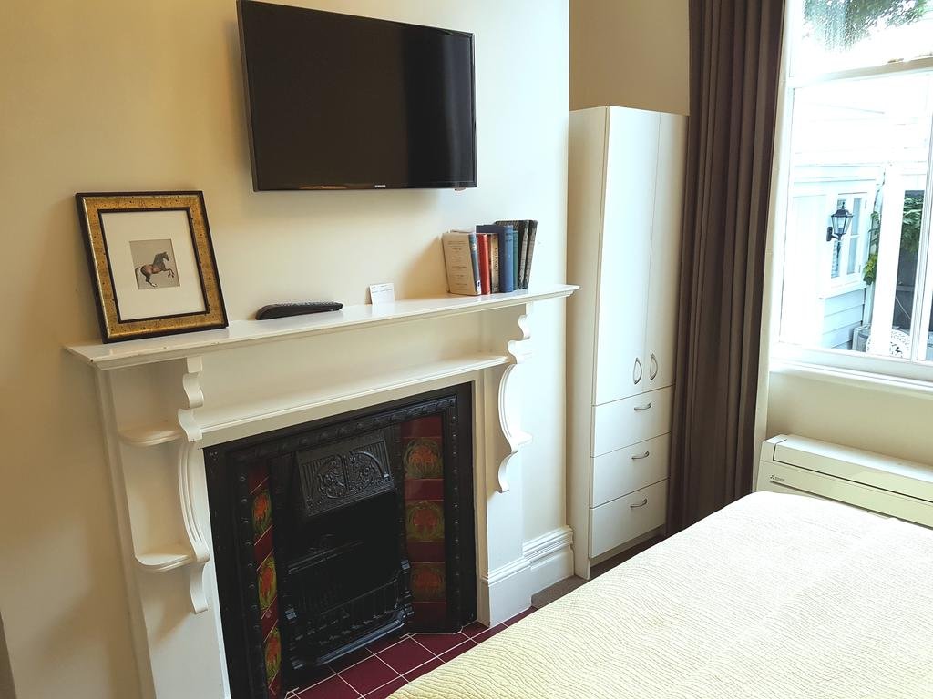 Фото Ponsonby Manor Guest House