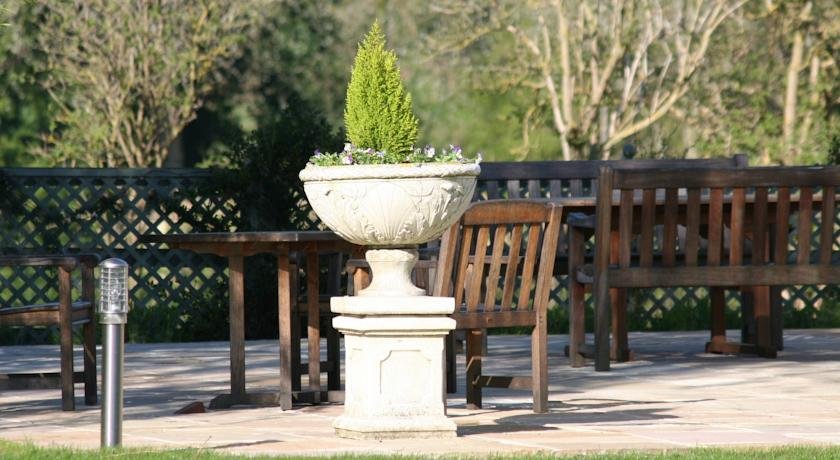 Фото Fallowfields Country House Hotel