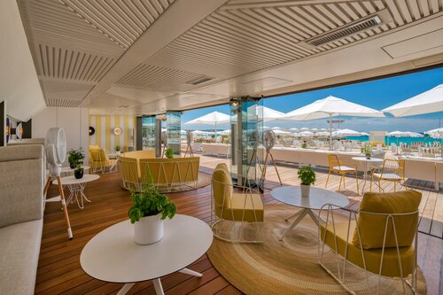 Гостиница Carlton Cannes в Каннах
