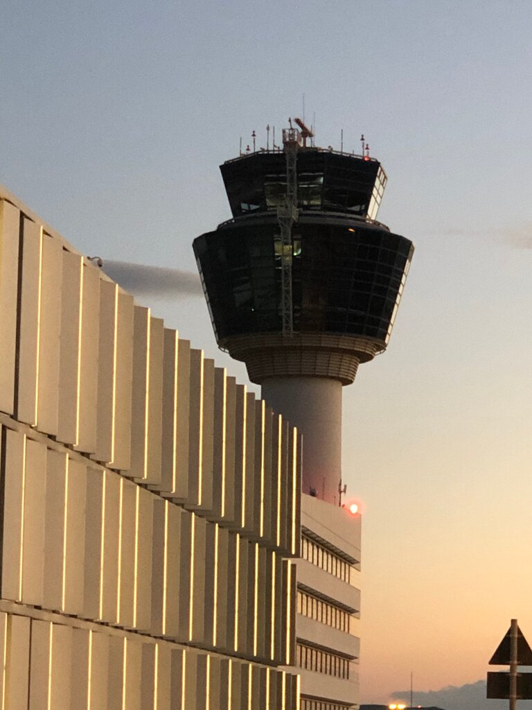 Аэропорт Международный аэропорт Элефтериос Венизелос, Земля, фото