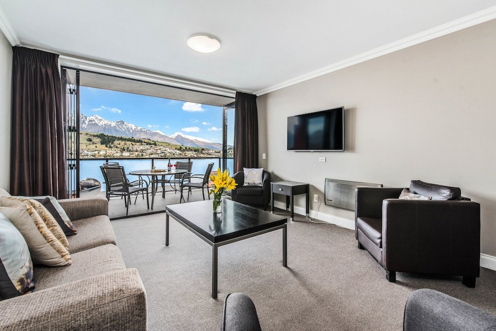Фото Lake Views at The Shores - Private Apartment