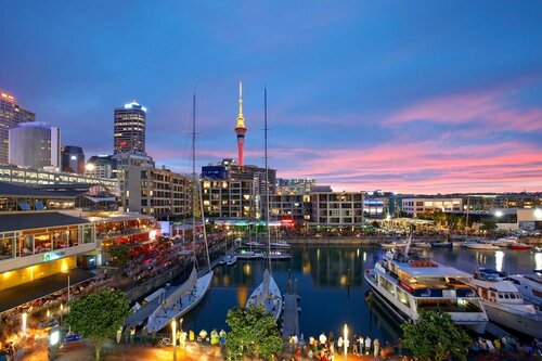 Внешний вид отеля Crowne Plaza Auckland в Уэйтематā, фото 2