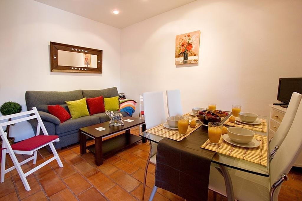 Фото Apartamentos Corral del Conde