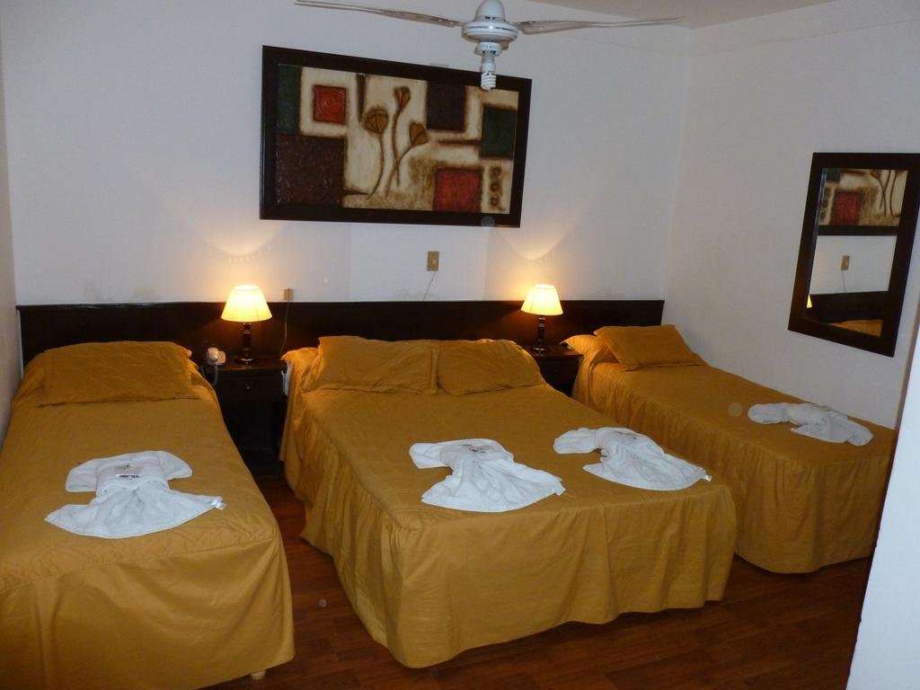 Фото Hotel Dallas Center