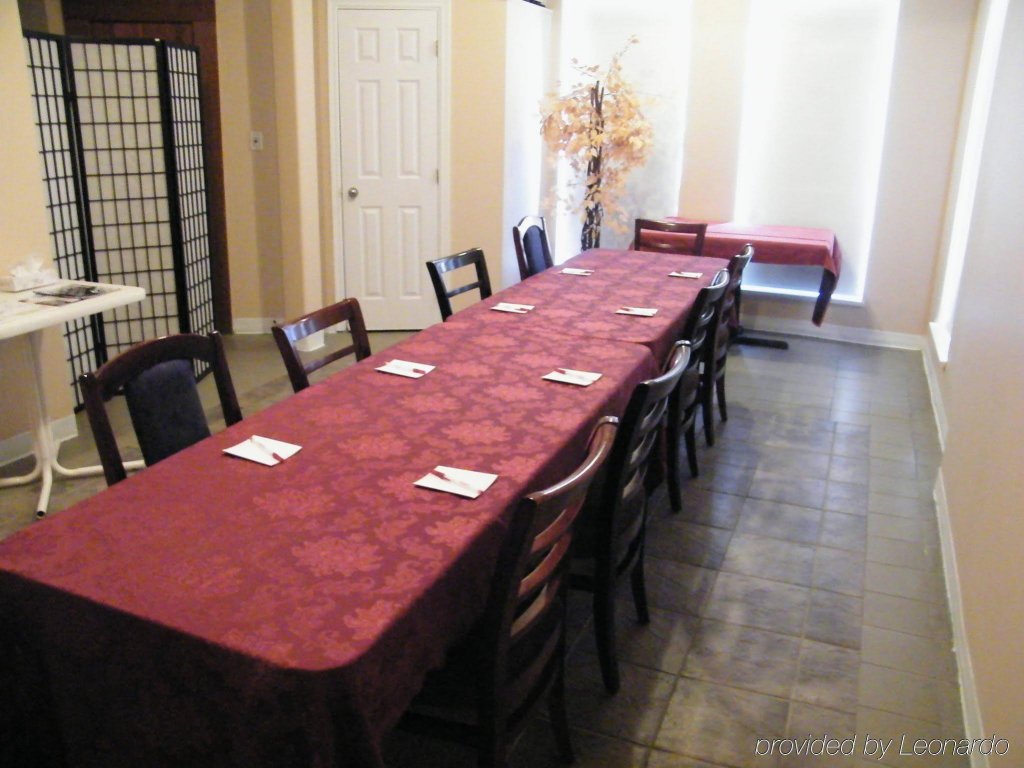 Фото Ramada Limited 100 Mile House