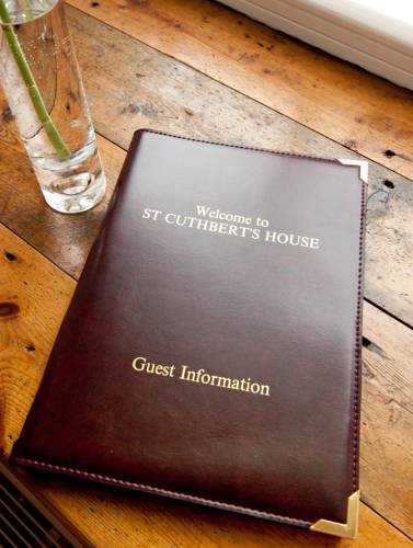 Фото St Cuthbert's House - Guest house