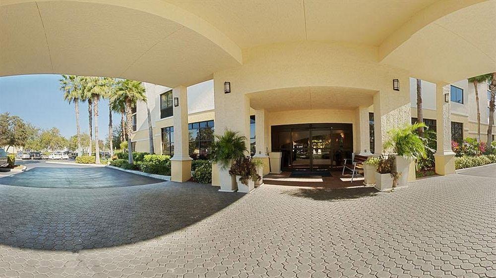 Фото Holiday Inn Express & Suites Kendall East Miami