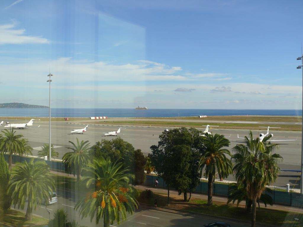 Фото Greet Hotel Nice Aéroport Promenade des Anglais