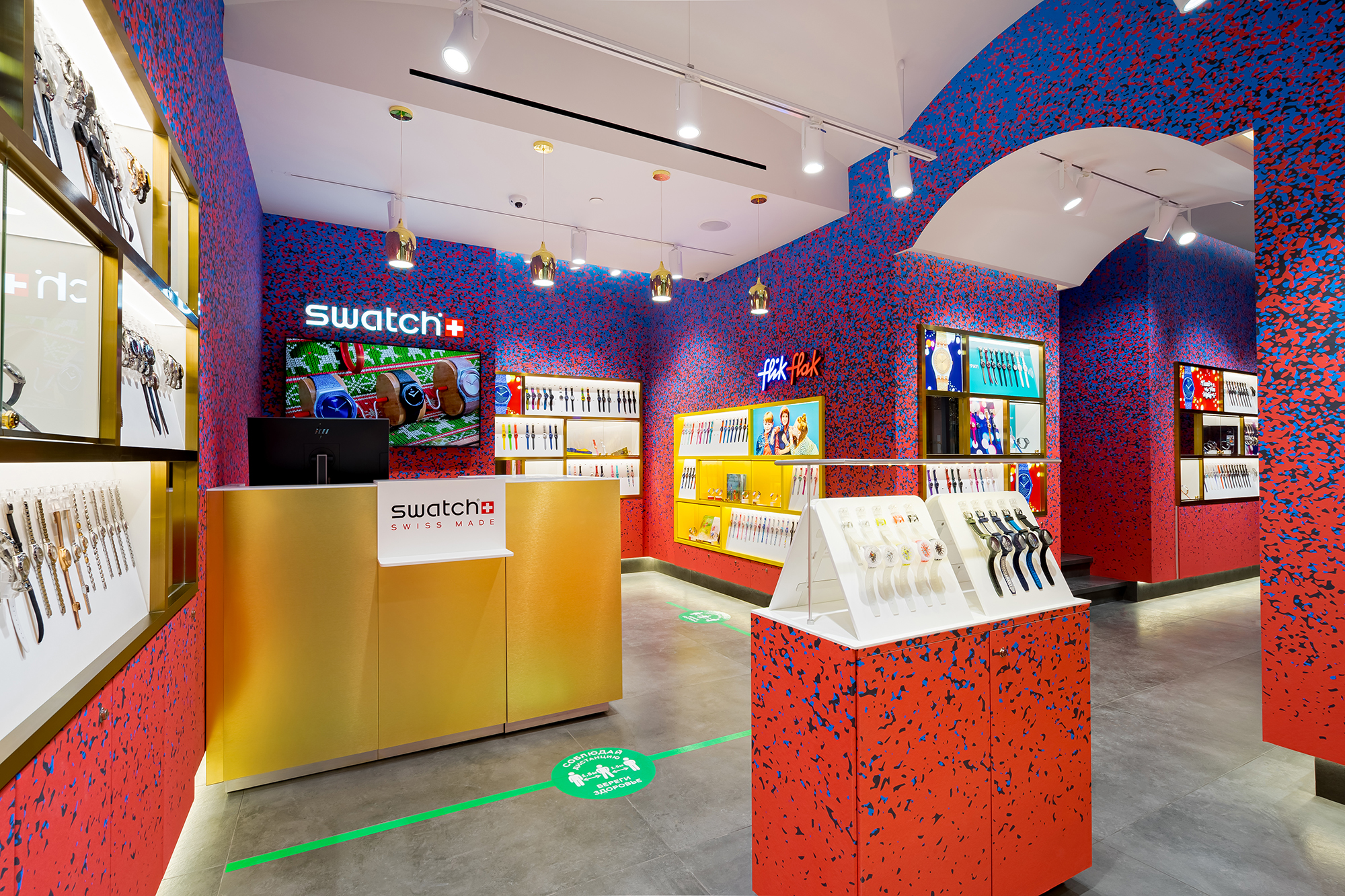 Часы Swatch, красный - заказать из-за рубежа в "CDEK.Shopping"