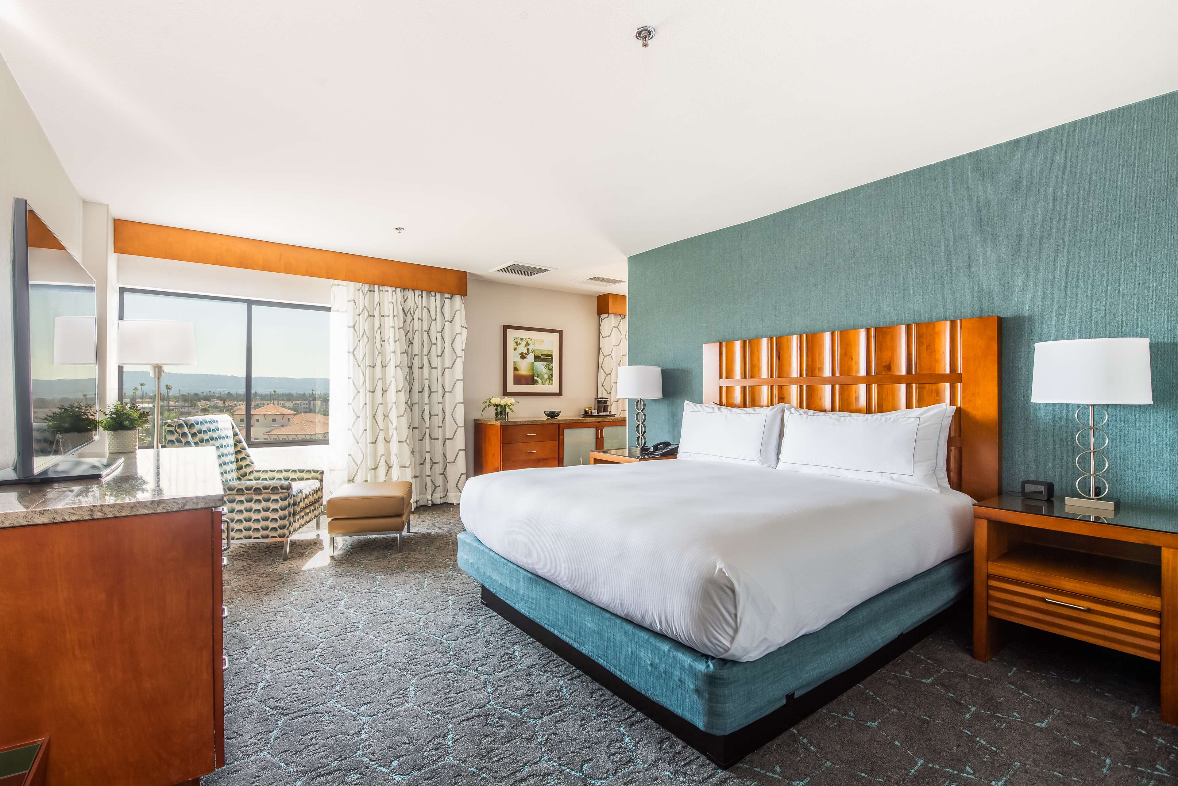 Фото DoubleTree by Hilton Carson