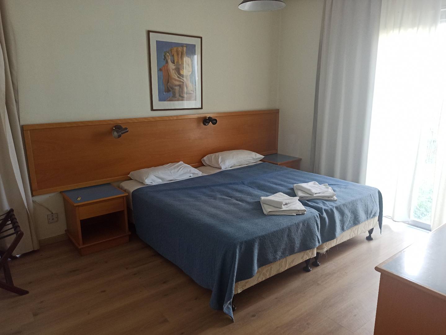 Фото Daphne Hotel Apartments