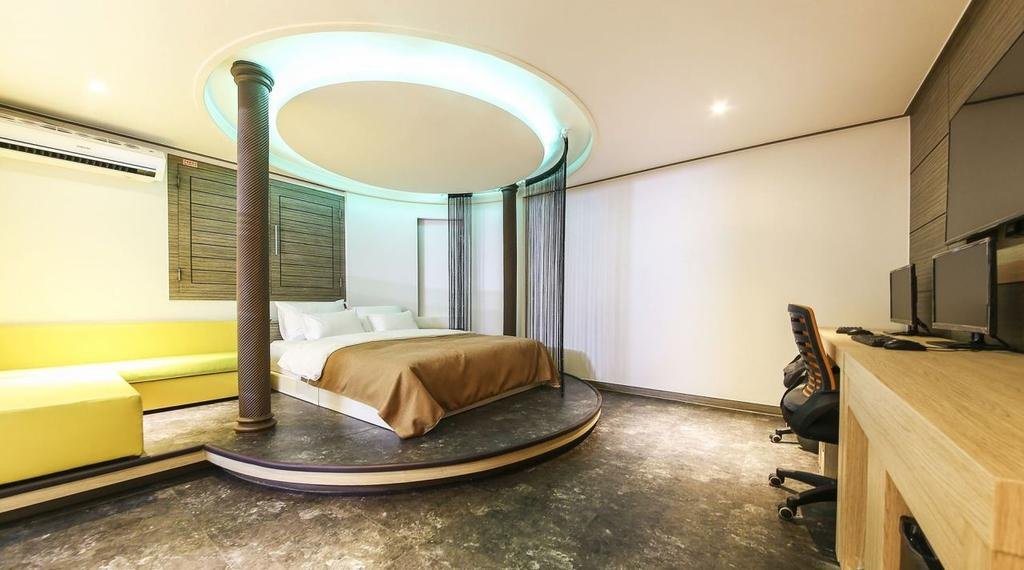 Фото отеля 2