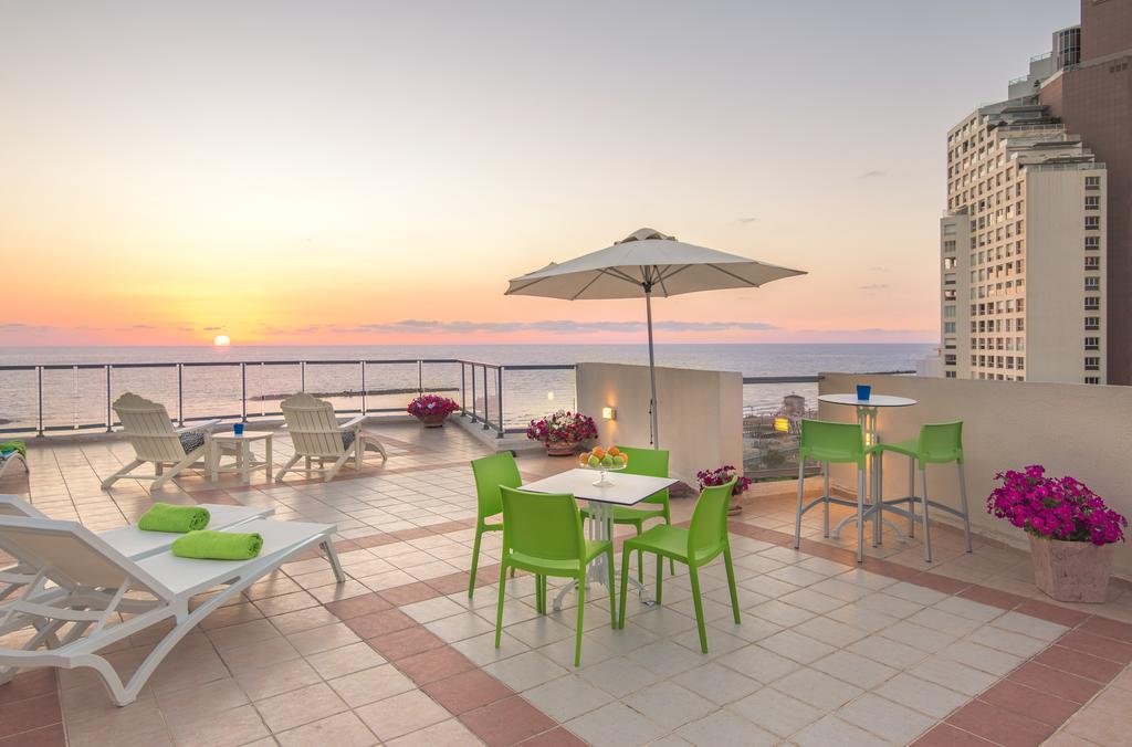 Фото Maxim Hotel