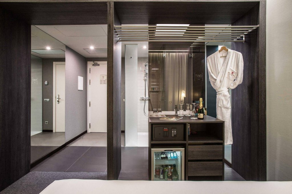 Фото Two Hotel Barcelona by Axel - Adults only