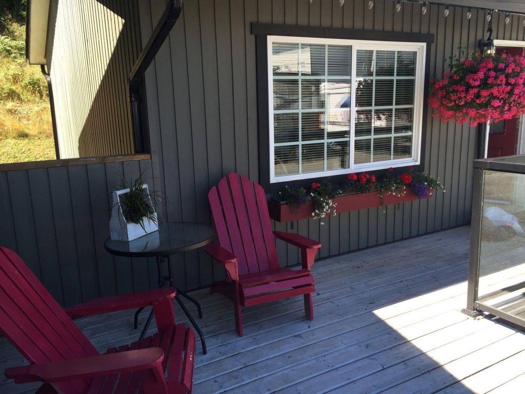 Фото Driftwood by the Sea Inn and Rv Resort