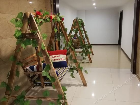 Фото Zhetai Hotel