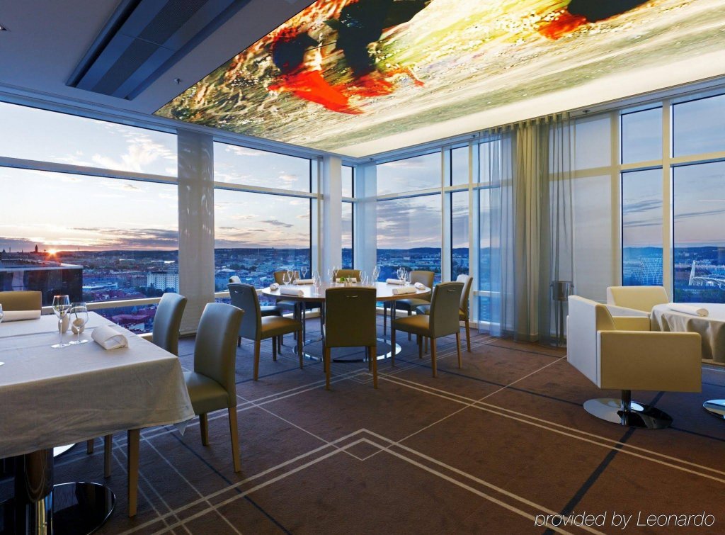 Фото Upper House