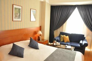 Гостиница Ceasars Park Hotel