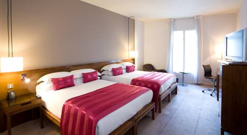 Фото The Trafalgar St. James London, Curio Collection by Hilton