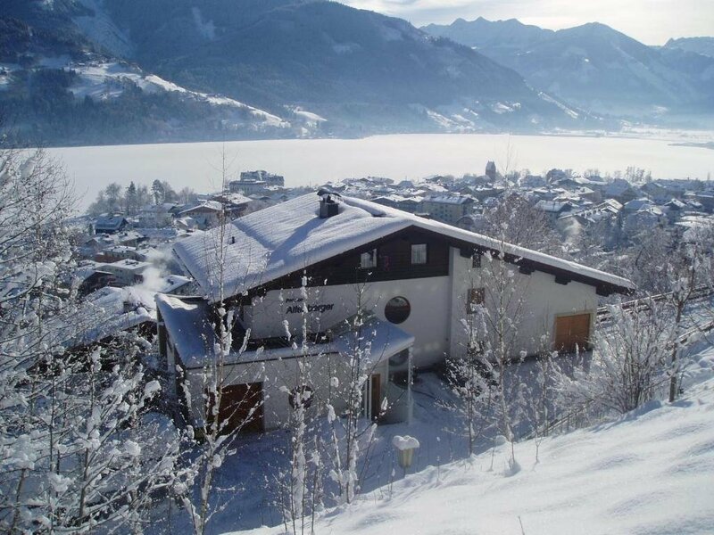 Гостиница Pension Altenberger в Цель-ам-Зе