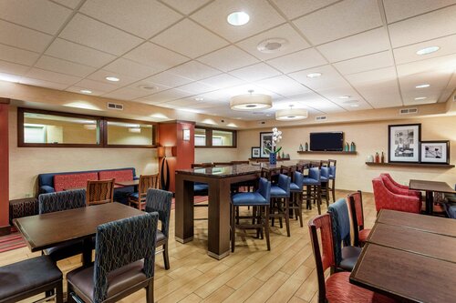 Гостиница Hampton Inn Milwaukee-Airport в Милуоки