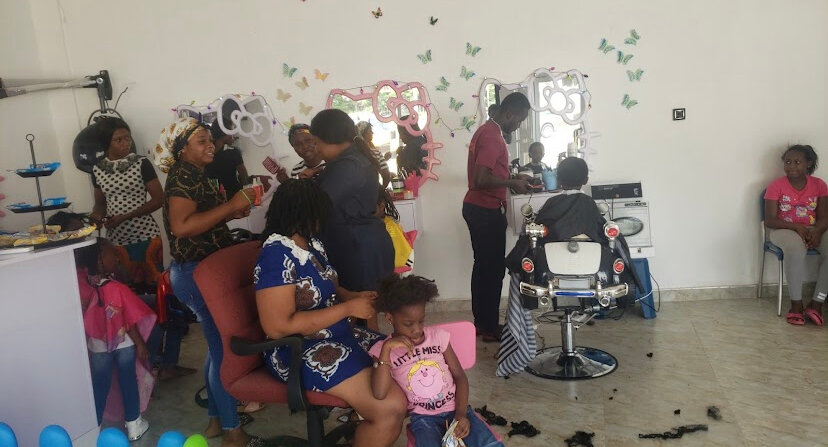 Beauty salon Bharas Palace, Kumasi, photo