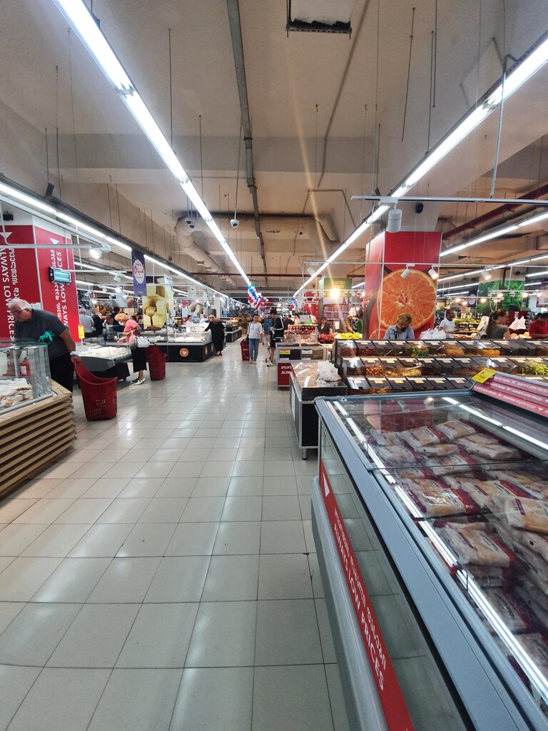 Магазин продуктов Карфур, Тбилиси, фото