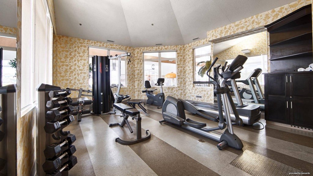 Фото Best Western Sunrise Inn & Suites