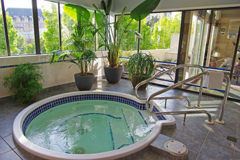 Фото DoubleTree by Hilton Hotel & Suites Victoria